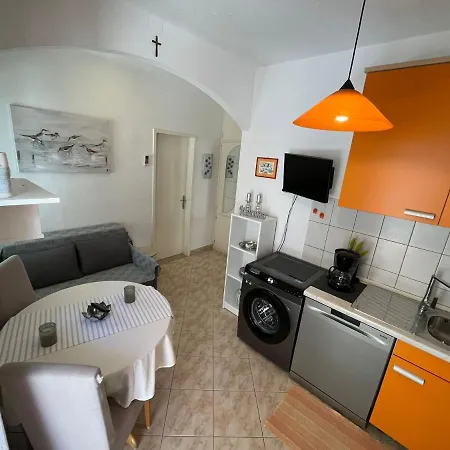 Apartment Merlin Bol Exterior photo